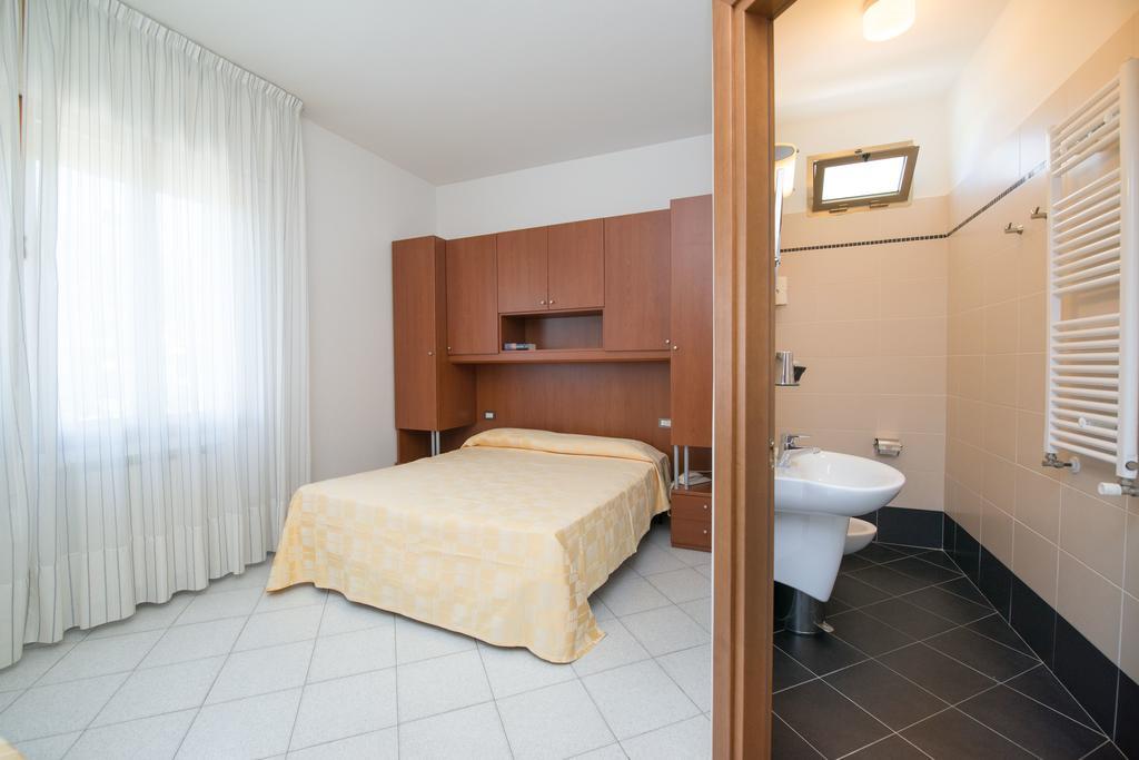 Albergo Arcobaleno Sottomarina Phòng bức ảnh