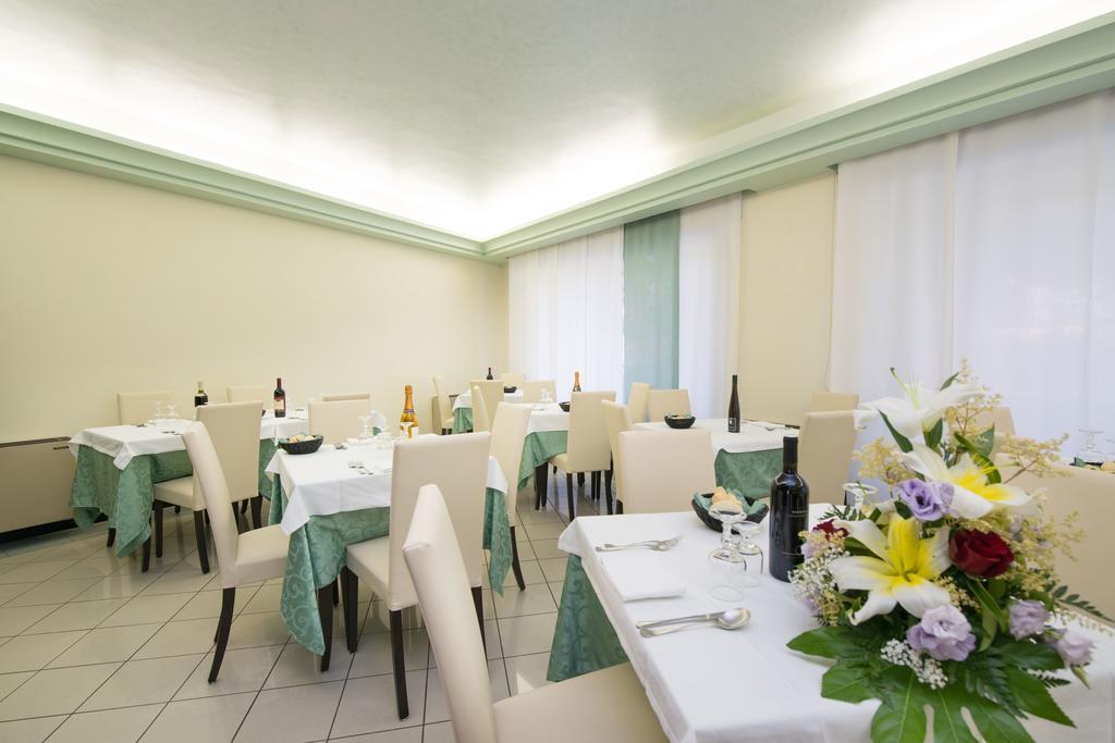 Albergo Arcobaleno Sottomarina Ngoại thất bức ảnh