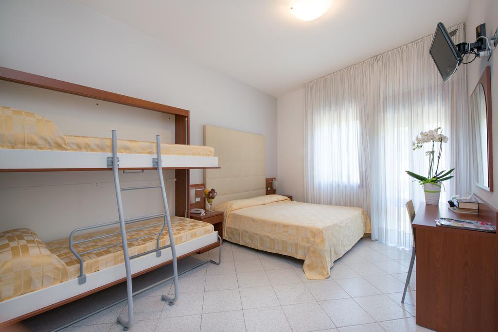 Albergo Arcobaleno Sottomarina Phòng bức ảnh