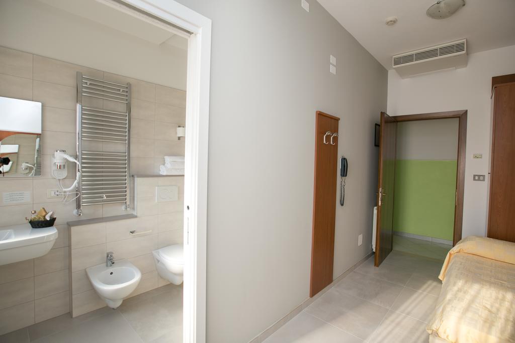 Albergo Arcobaleno Sottomarina Ngoại thất bức ảnh