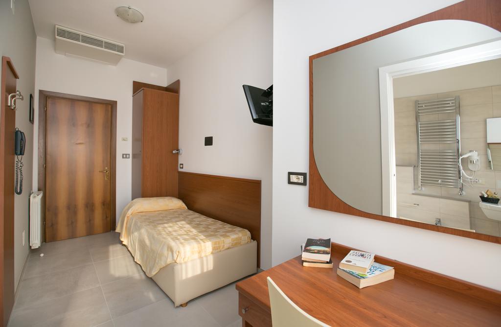 Albergo Arcobaleno Sottomarina Ngoại thất bức ảnh