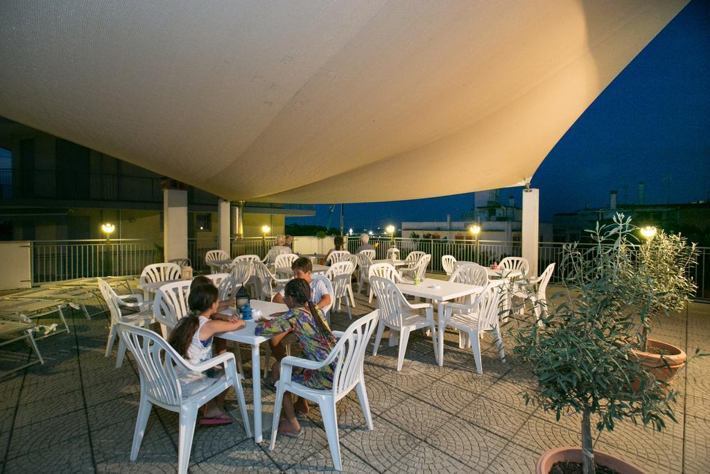 Albergo Arcobaleno Sottomarina Ngoại thất bức ảnh