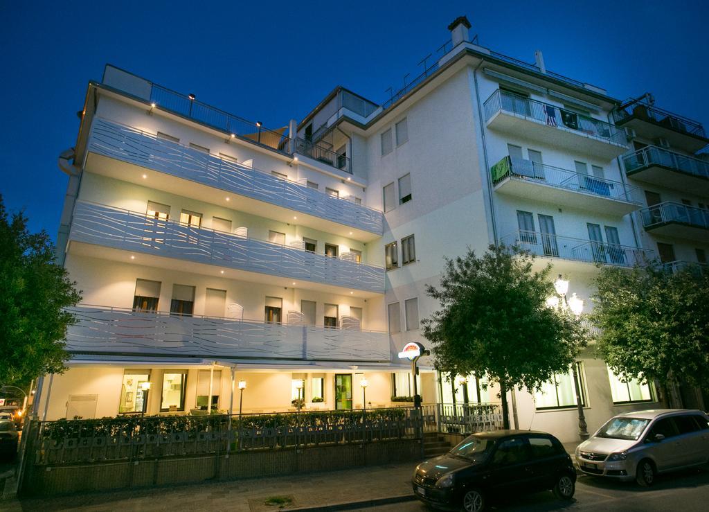 Albergo Arcobaleno Sottomarina Ngoại thất bức ảnh